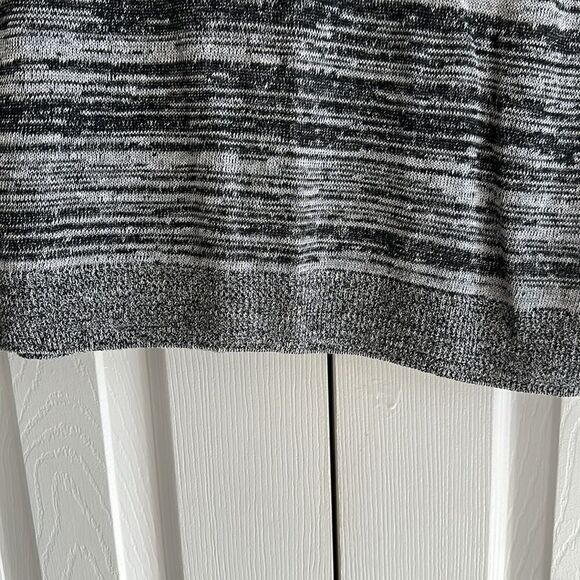 Theory Women’s Black & White Striped Sweater Vest - Picture 4 of 6